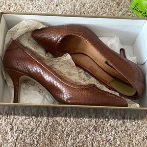 Ava & Aiden dark brown heels